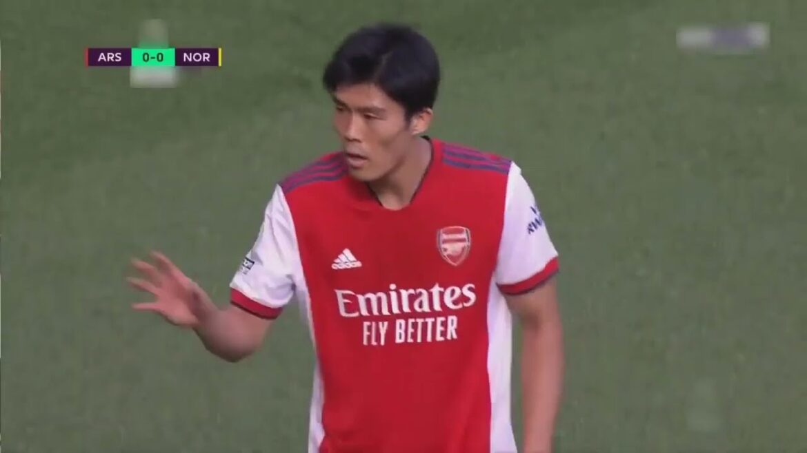 Takehiro Tomiyasu dans et en tant que défenseur d'Arsenal contre Norwich City |  Arsenal 1-0 Norwich
