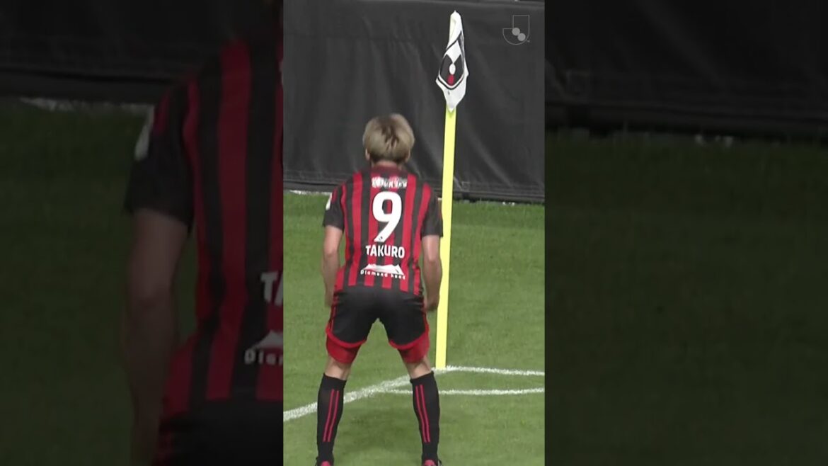 Les deux buts de Takuro Kaneko ont ouvert la voie à la grande victoire de 🦉 Consa sur le FCTokyo.  #short #JLeague #J30