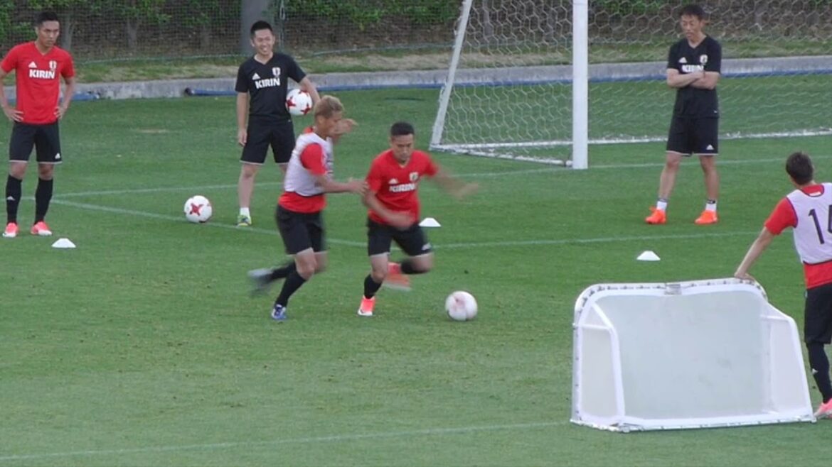 Honda contre Nagatomo, un contre un trop sérieux, presque blessé