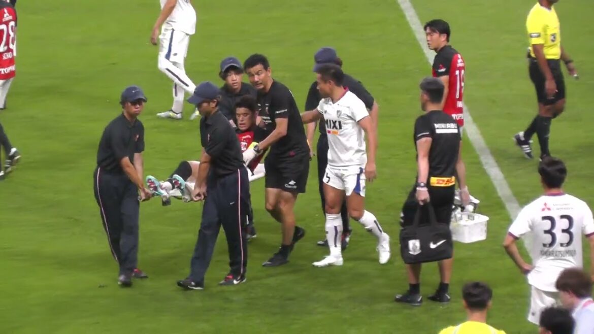 Hiroki Sakai quitte le terrain en raison d'une luxation-Nagatomo se lamente sur la situation des blessures-Présentation des Ogiwara Urawa Reds vs FC Tokyo 8 juillet 2023 J-League