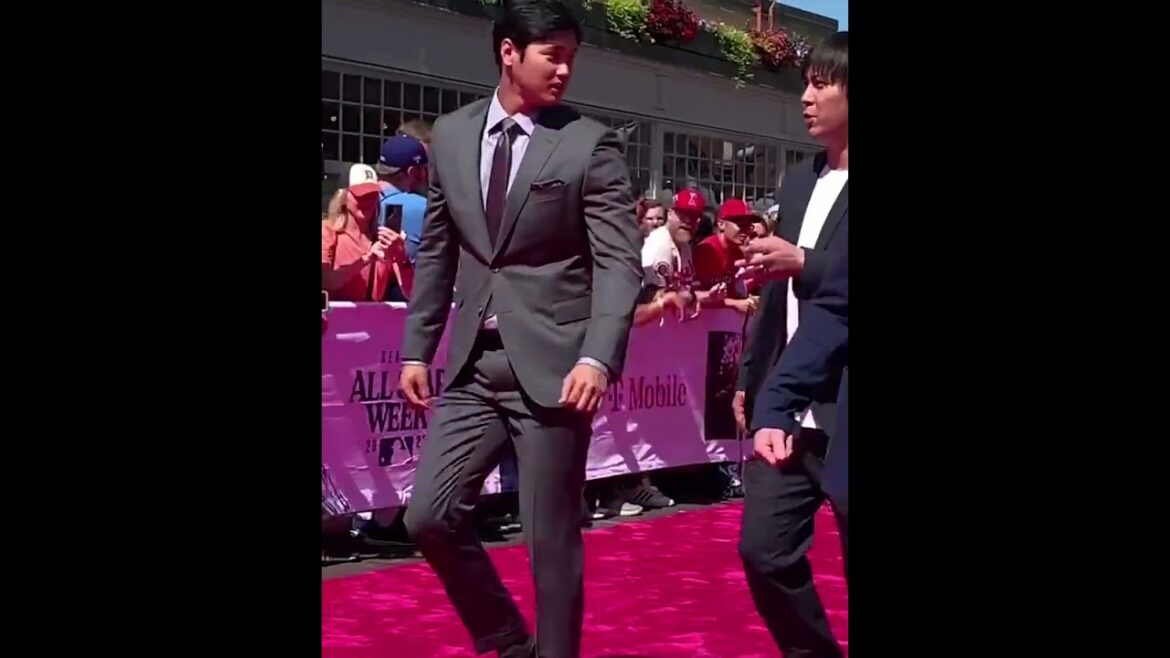 Shohei Ohtani est tout business sur le tapis rouge MLB All-Star 📸 #shorts