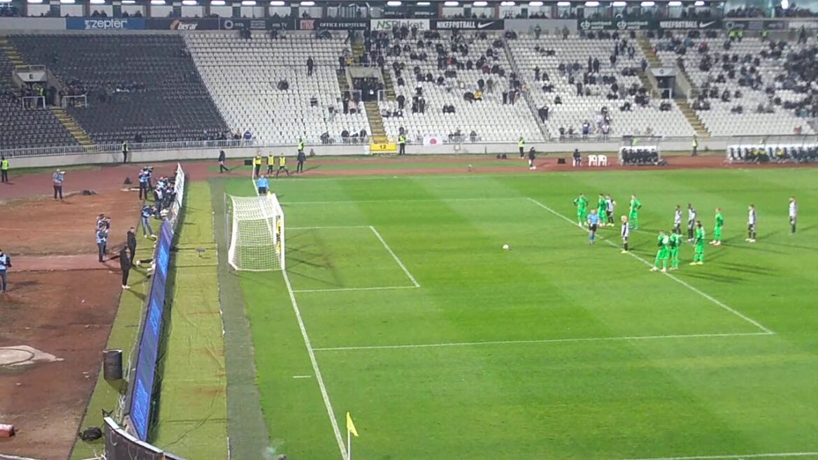 Partizan Indjija, Takuma Asano but sur penalty