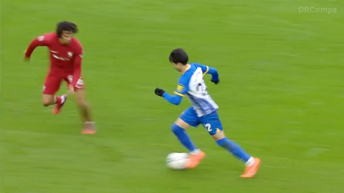 Arnold ne peut pas arrêter Mitoma / Mitoma détruit Liverpool (29/01/2023) 1080i