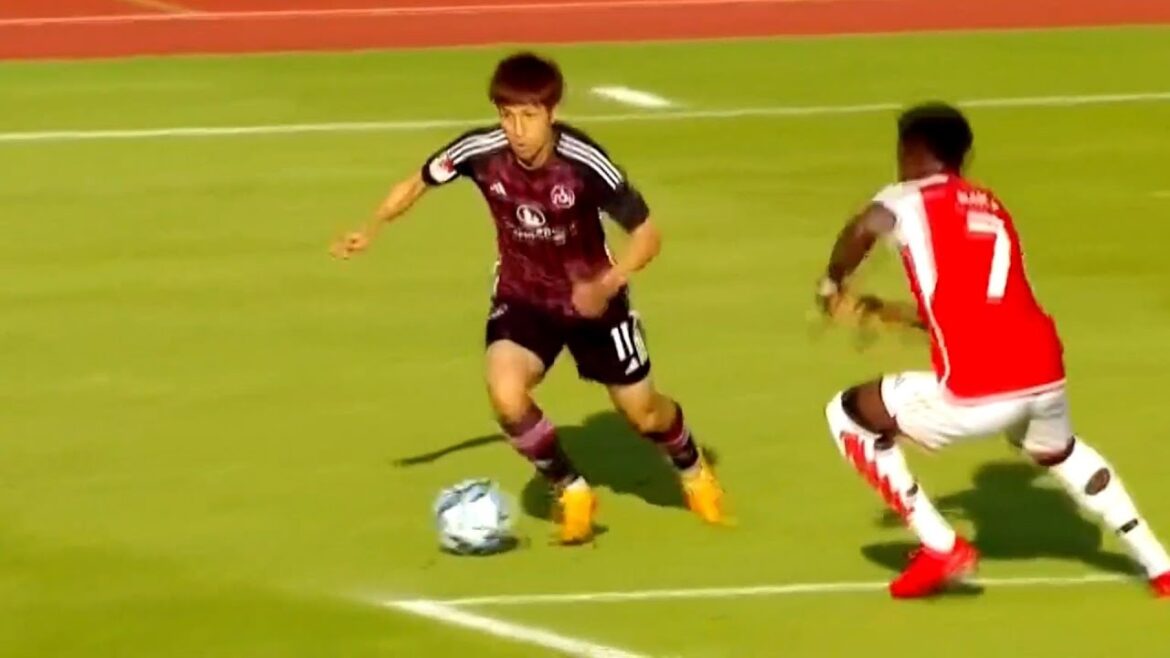 Kanshi Oku Nuki qui ressent la capacité écrasante des concurrents de Takehiro Tomiyasu Ben White et Saka