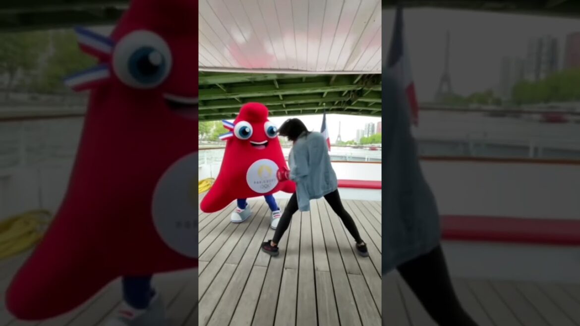 VIS MA VIE DE MASCOTTE #3 🧸Phryges + Boxe = Punching Ball 🥊