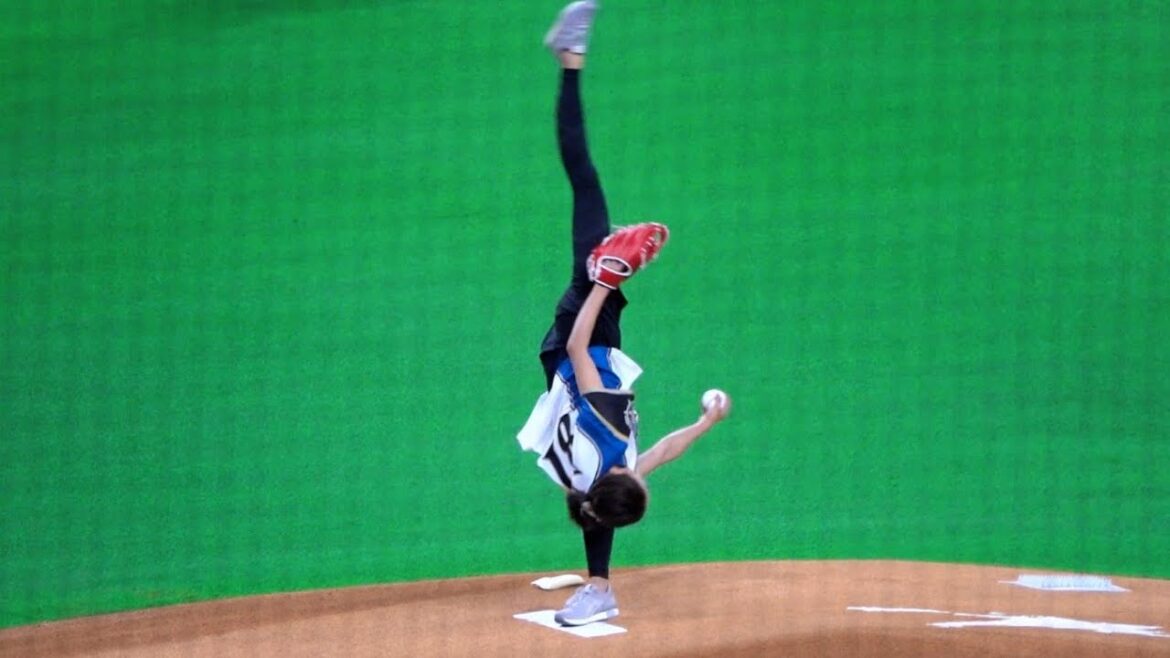 Des compétences surhumaines ! Un superbe lancer tournant !Première cérémonie de pitch d'Airi Hatakeyama 2021/06/12 Sapporo Dome