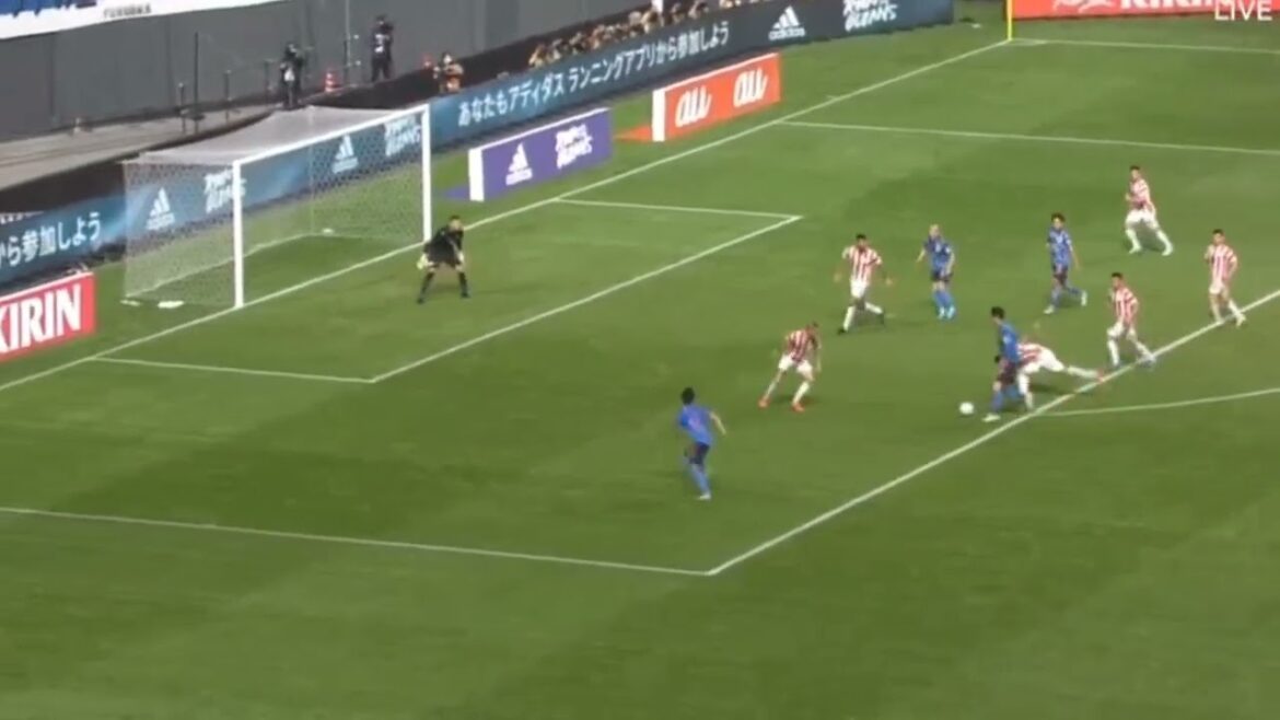 Daenen Maeda a raté le but contre le Paraguay le 6 février 2022 Daenen Maeda a raté le but contre le Paraguay le 6 février 2022