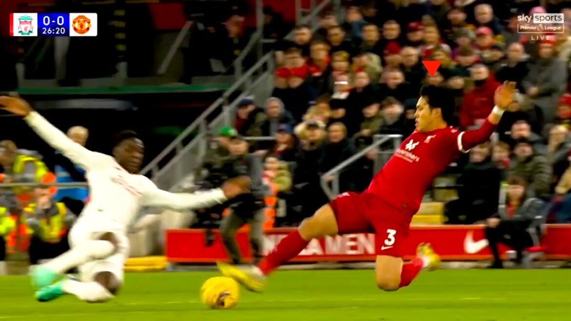 Wataru Endo veillera à ce que la zone du milieu de terrain soit sûre !