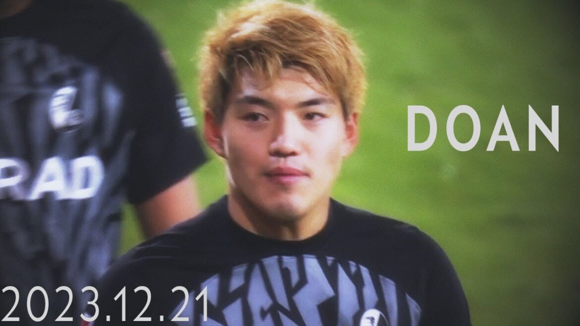 Ritsu Doan marque le premier but avec une superbe passe d'une seule touche ! Il a également obtenu un PK grâce à sa percée en dribble ! Dernière collection tactile du 21 décembre