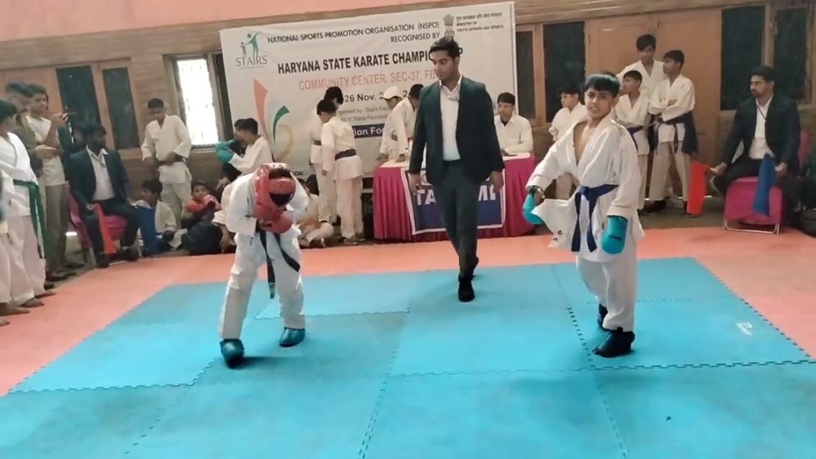 Combat de karaté nasib yadav 🔵 #karate escaliers championnat d'état de karaté #sachinkarate #kumite #karatedo