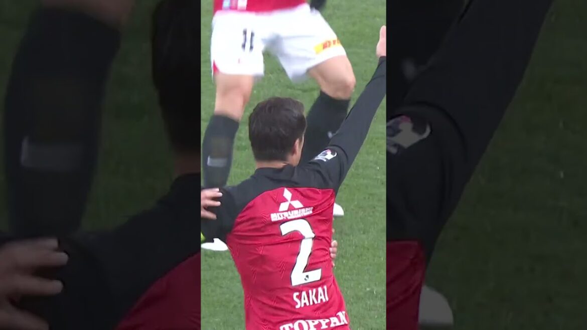 [Joueur d'intérêt de la Levain Cup]Le jeu de Hiroki Sakai des Urawa Reds a repris❗️Dominant le côté droit avec un physique écrasant🔥