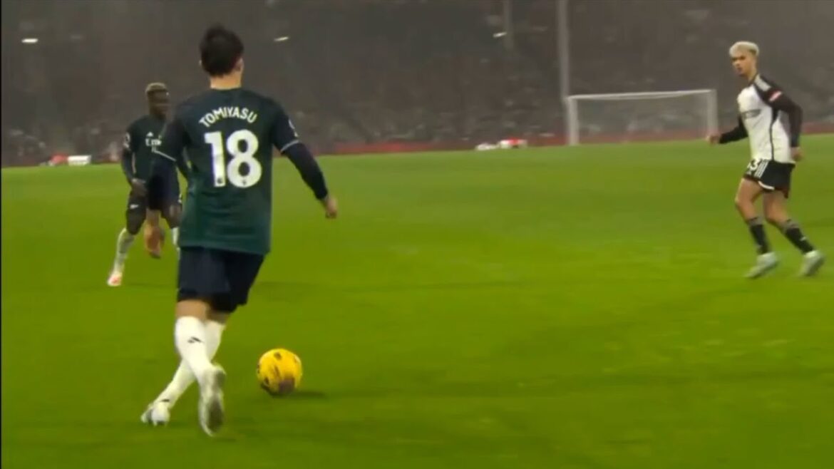 C'est ce qui se passe lorsque Takehiro Tomiyasu entre en jeu contre Fulham.