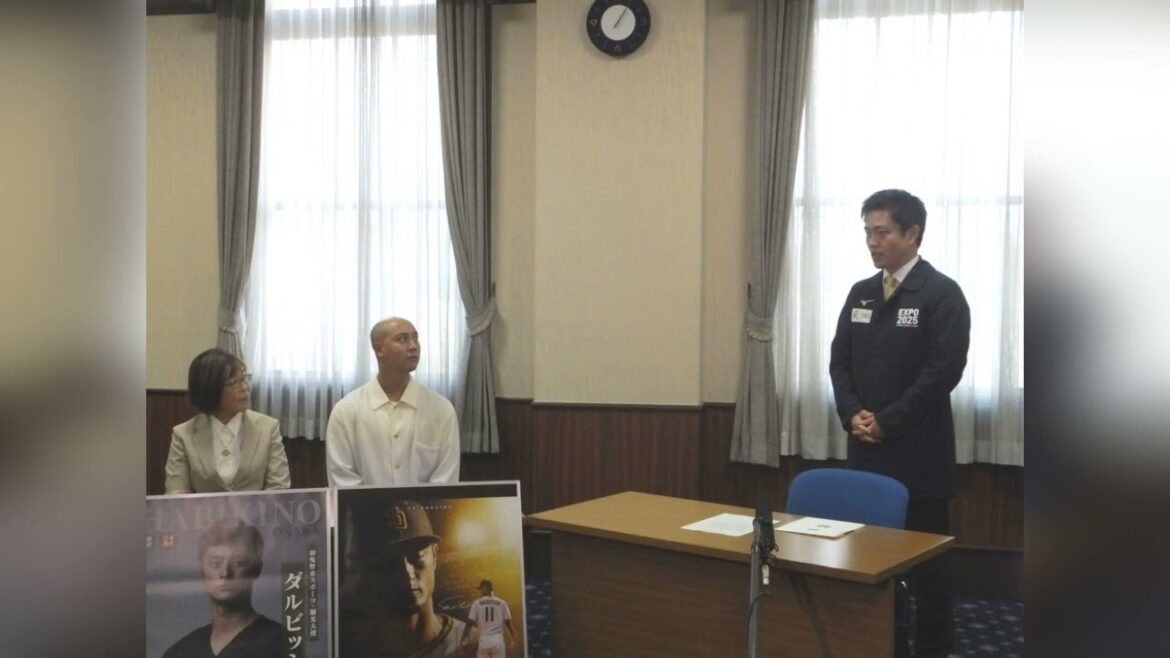 Le gouverneur Yoshimura répond au don de Darvish à la péninsule de Noto : « Il n'y a pas de frais ni quoi que ce soit. » Son jeune frère Kenta répond aux « soupçons » sur les réseaux sociaux : « C'est du gaspillage. Cela va être mal compris. »