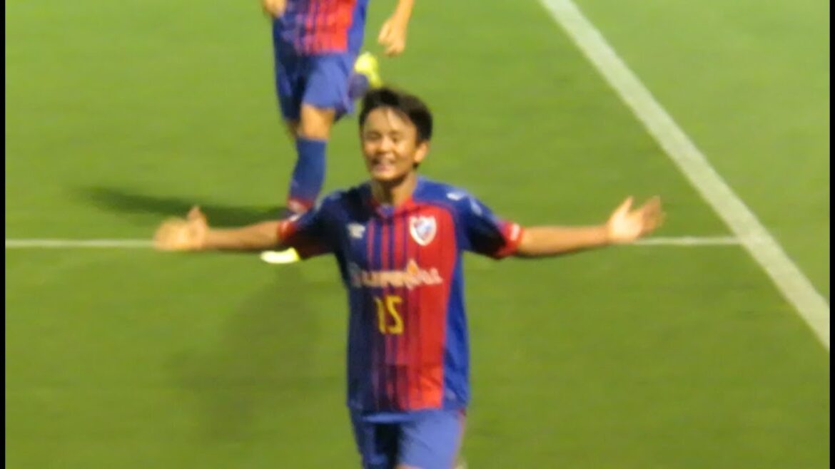 Les jeux de Takefusa Kubo lors des demi-finales et des finales du football de club des jeunes, menant le FC Tokyo U-18 à sa deuxième victoire consécutive en Classen Les jeux de Takefusa Kubo lors des demi-finales et des finales du football de club des jeunes, menant le FC Tokyo U-18 à sa deuxième victoire consécutive en Classen