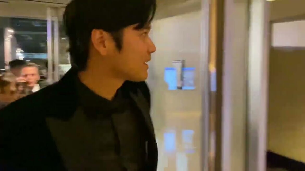 Shohei Ohtani, MVP de l'AL, au dîner de remise des prix HD