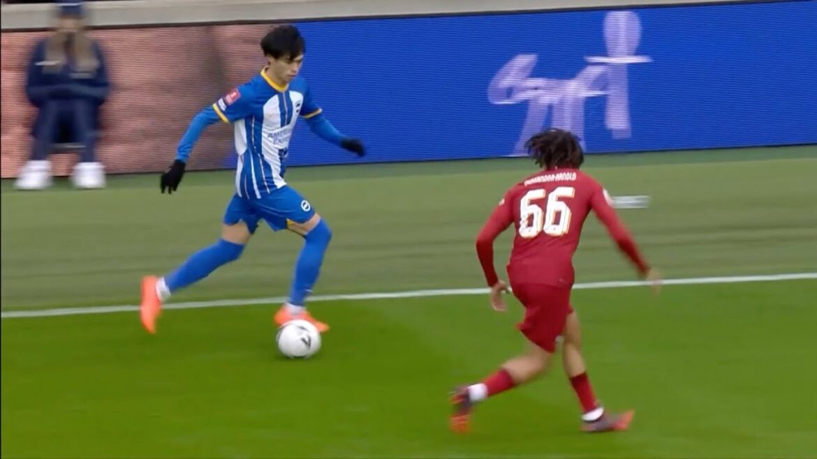 C'est ce qui arrive quand Kaoru Mitoma devient sérieux contre Liverpool