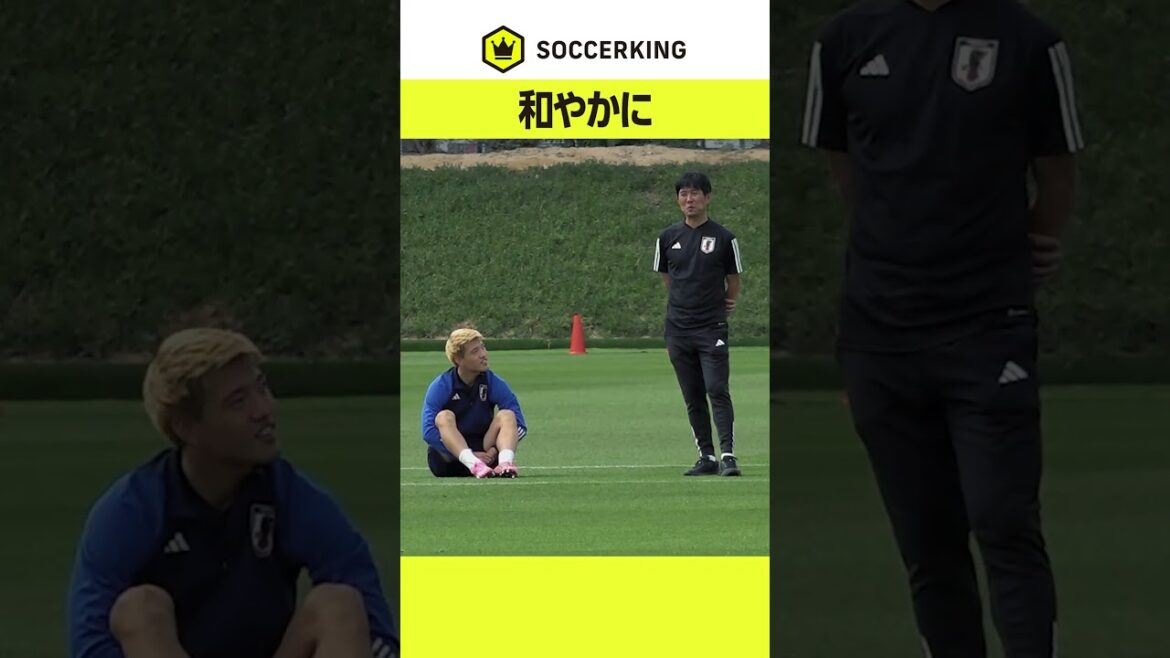 Le réalisateur Moriyasu et Ritsu Doan discutent dans une ambiance amicale #SAMURAIBLUE