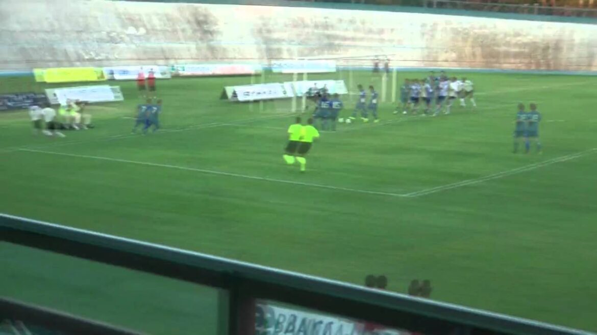 Yuto Nagatomo Crossa Ma..... 20100821 193032