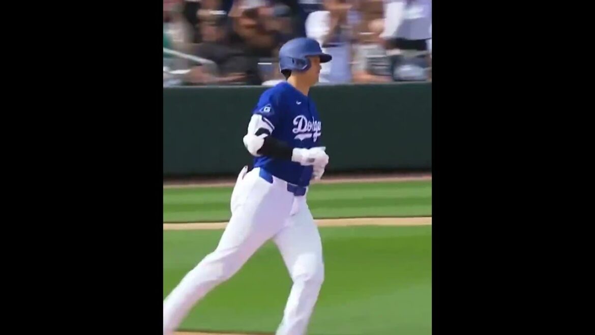 SHOHEI OHTANI VA YARD DANS LES DÉBUTS DES DODGERS 🔥 (via @mlb/IG)