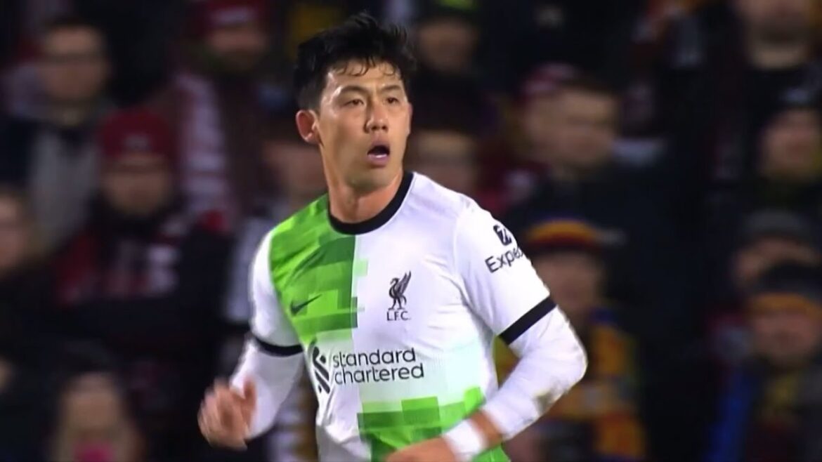 C'est ce qui arrive quand Wataru Endo devient sérieux contre Prague