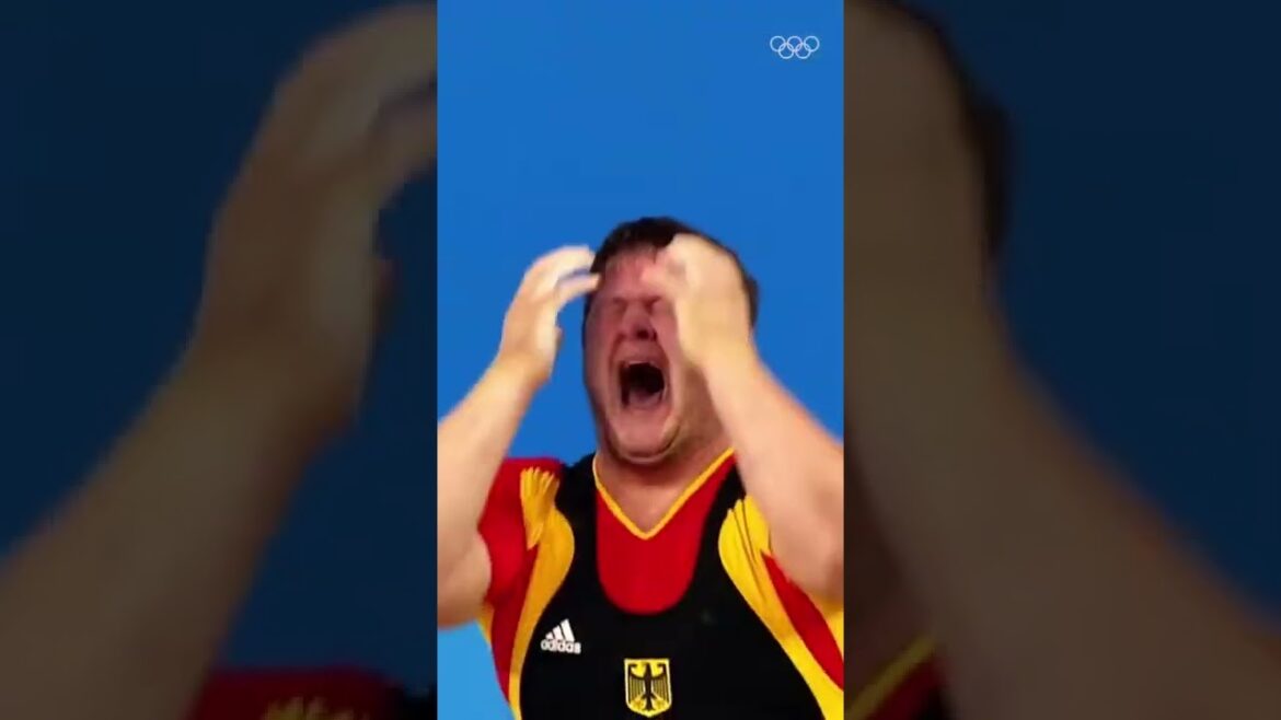 He dedicated his gold to his late wife! 😢