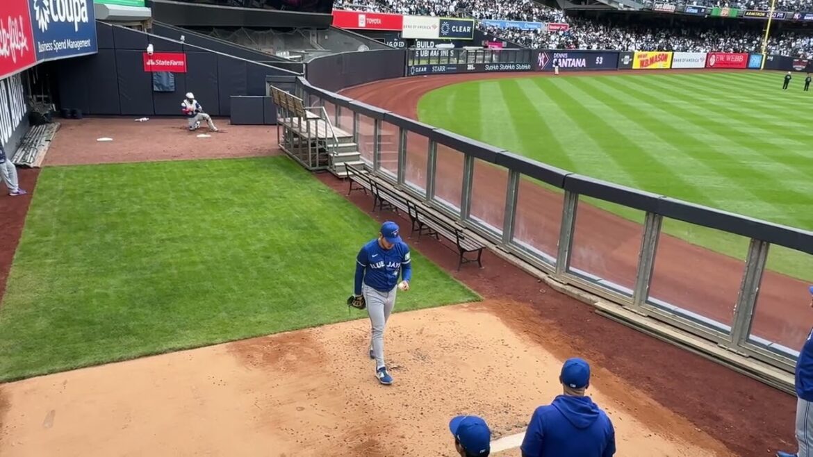 Yusei Kikuchi #16 Bullpen 2024 Blue Jays de Toronto contre Yankees @Yankee Stadium Yusei Kikuchi #16 Bullpen 2024 Blue Jays de Toronto contre Yankees @Yankee Stadium