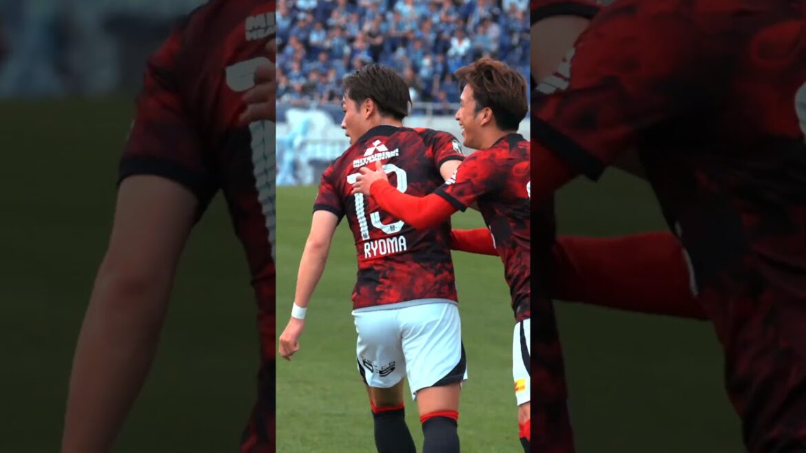 [Premier but après avoir rejoint]Le tir habile de Ryoma Watanabe sur le centre précis de Hiroki Sakai touche le filet #Urawa Reds #j League #urawareds #soccer