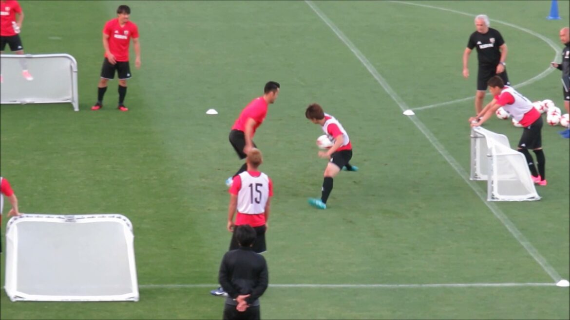 La footballeuse nationale japonaise Maya Yoshida a également déclaré : « Osako est fou » lors d'une confrontation sérieuse avec Yuya Osako.