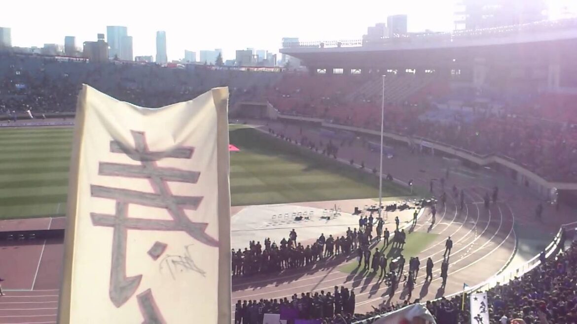 Le chant du réalisateur Hajime Moriyasu (Sanfrecce Hiroshima)