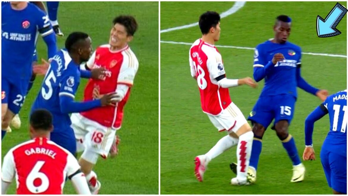 Nicolas Jackson évite un carton rouge pour défi dangereux contre Takehiro Tomiyasu lors d’Arsenal vs Chelsea Nicolas Jackson évite un carton rouge pour défi dangereux contre Takehiro Tomiyasu lors d'Arsenal vs Chelsea