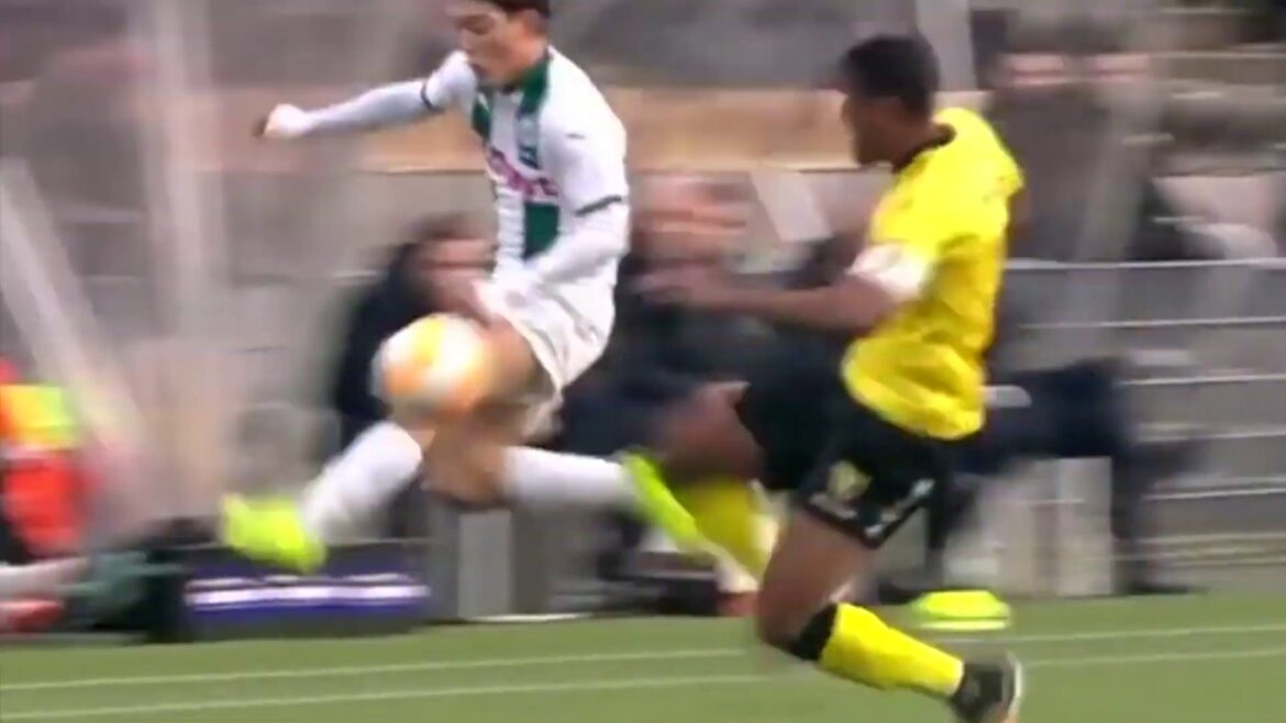 [Ritsu Doan]Tacle à Doan, VAR donne un coup rouge et un avertissement !  【souligner】