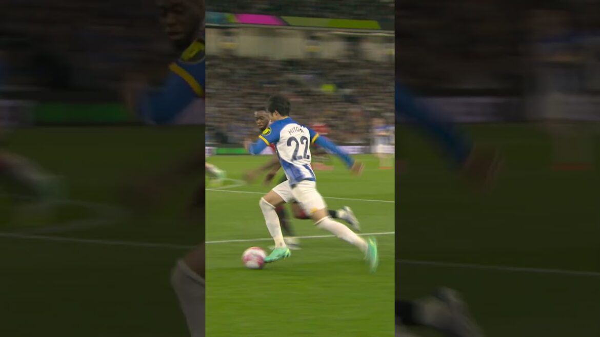 Réclamations de pénalité de Mitoma contre Man Utd 🤷🏻‍♂️