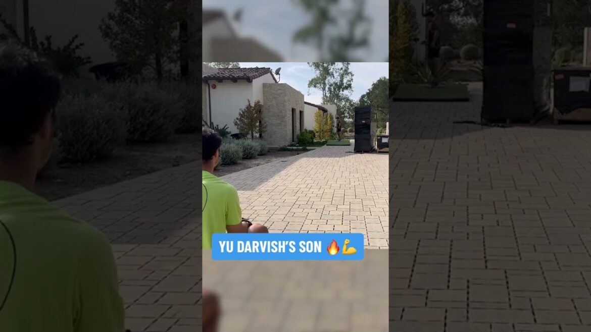 Yu Darvish joue au receveur pour son fils 🤝