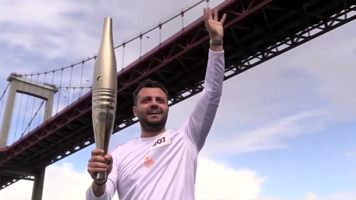 Relais de la Flamme olympique | Étape 14 – Bordeaux et le Libournais | Jeux Olympiques de Paris 2024 Relais de la Flamme olympique | Étape 14 - Bordeaux et le Libournais | Jeux Olympiques de Paris 2024