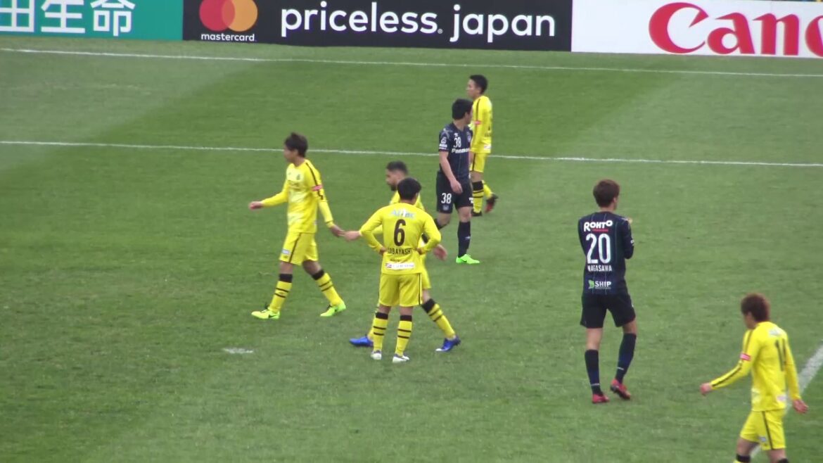 Ritsu Doan montre sa présence dans son court temps de jeu 17.3.5 J League Kashiwa Reysol 1-3 Gamba Osaka