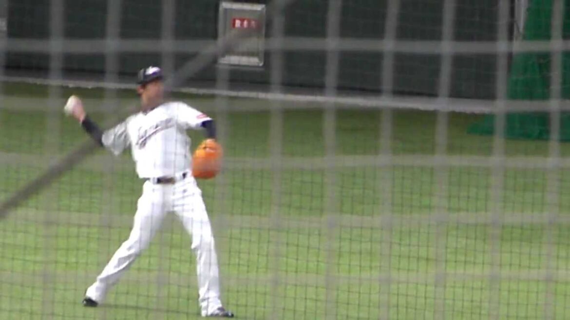 [WBC2013 Samurai Japan]Hiroshima Carp Kenta Maeda's catch ball_2013021502
