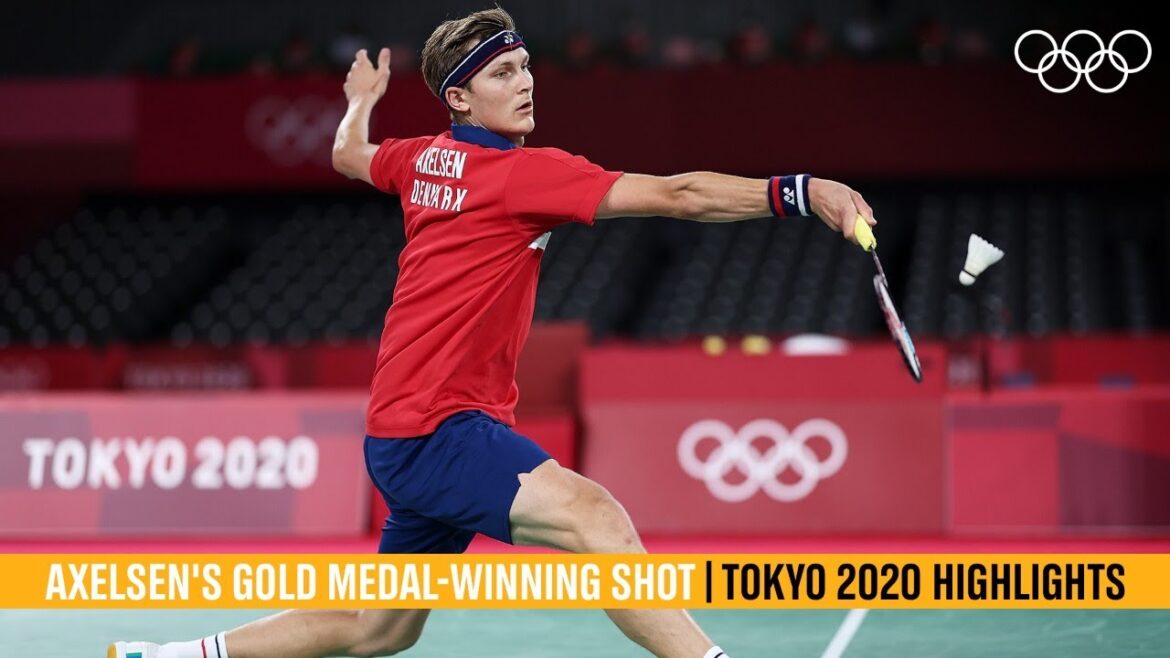 Viktor Axelsen's gold-winning shot 🏸 | #Tokyo2020