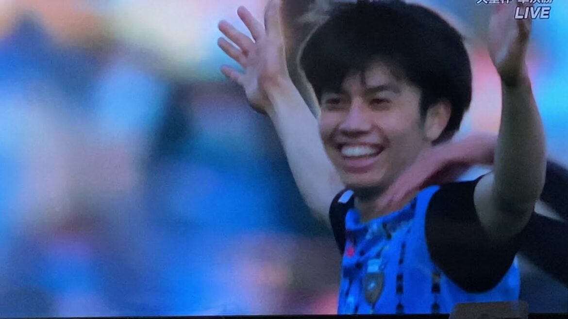 Coup franc d'Ao Tanaka de Kawasaki Frontale