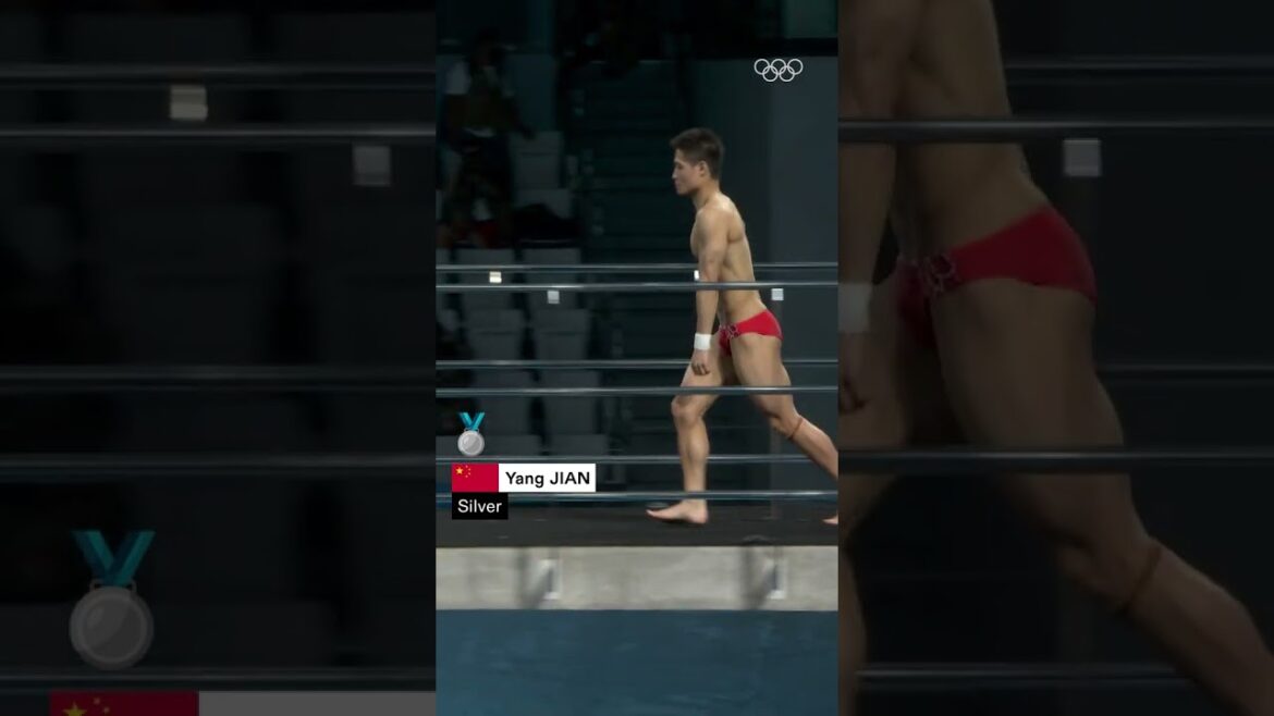 Qui se souvient de ces plongées emblématiques de #Tokyo2020 ?  🙋 #Olympiques #Plongée #SportsTok #SportEdit