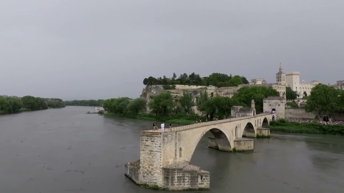 Relais de la Flamme olympique | Étape 35 - Vaucluse | Jeux Olympiques de Paris 2024