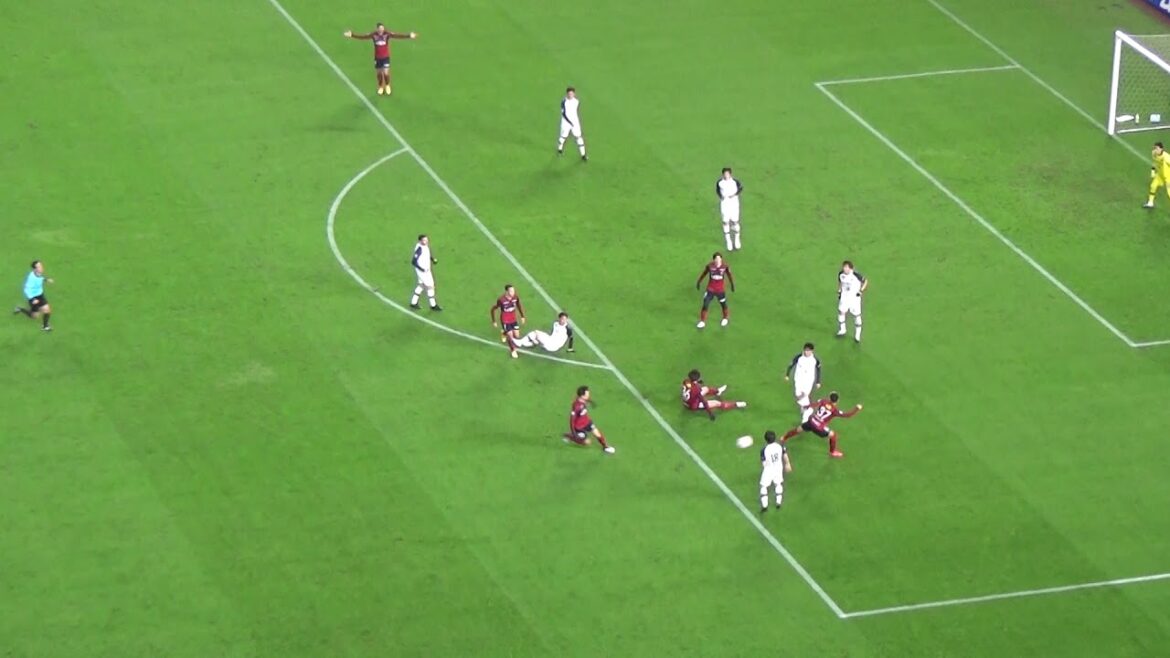 Kiyo Ueda a été renversé mais aucune faute n'a été sifflée Kashima Antlers VS Kashiwa Reysol