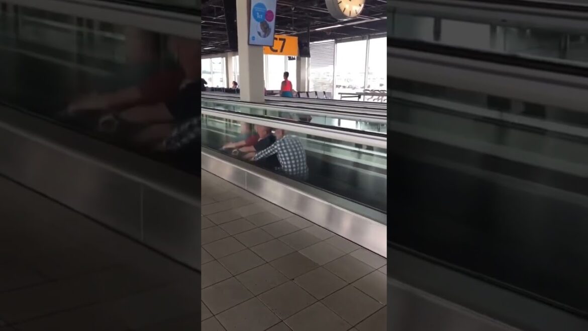 Quand une équipe d'aviron a besoin de tuer le temps... 🛶 Tokyo 2020 #Olympics #Sport #Athlète #Aviron