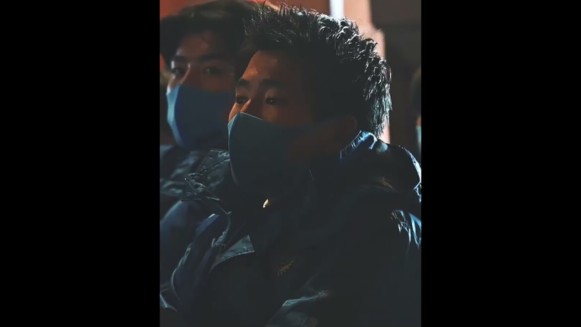 Les joueurs et le personnel de Kawasaki Frontale ont organisé la prière annuelle pour la victoire à Kawasaki Daishi.  Nous avons fait un vœu pour la nouvelle saison devant la poupée Daruma aux couleurs du club avec les mots « Recapturing the Championship » écrits dessus.  #Shorts