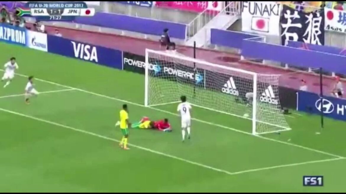 Ritsu Doan marque un but venu de l'arrière avec une passe décisive de Takefusa Kubo !