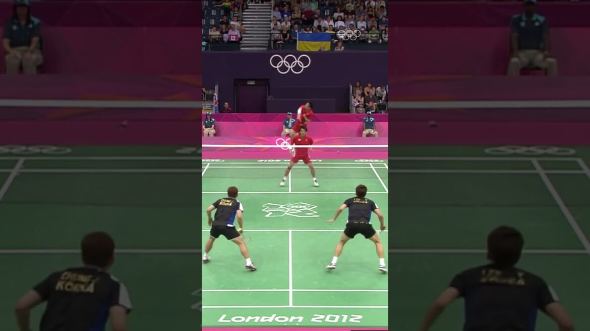 Shot so powerful he broke his badminton racquet 🤓#Olympics #Badminton #sport #athlete