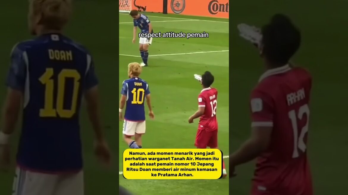 Le moment où l'attaquant japonais Ritsu Doan donne de l'eau à Pratama Arhan devient viral‼️ #pratamaarhan #short #ritsudoan
