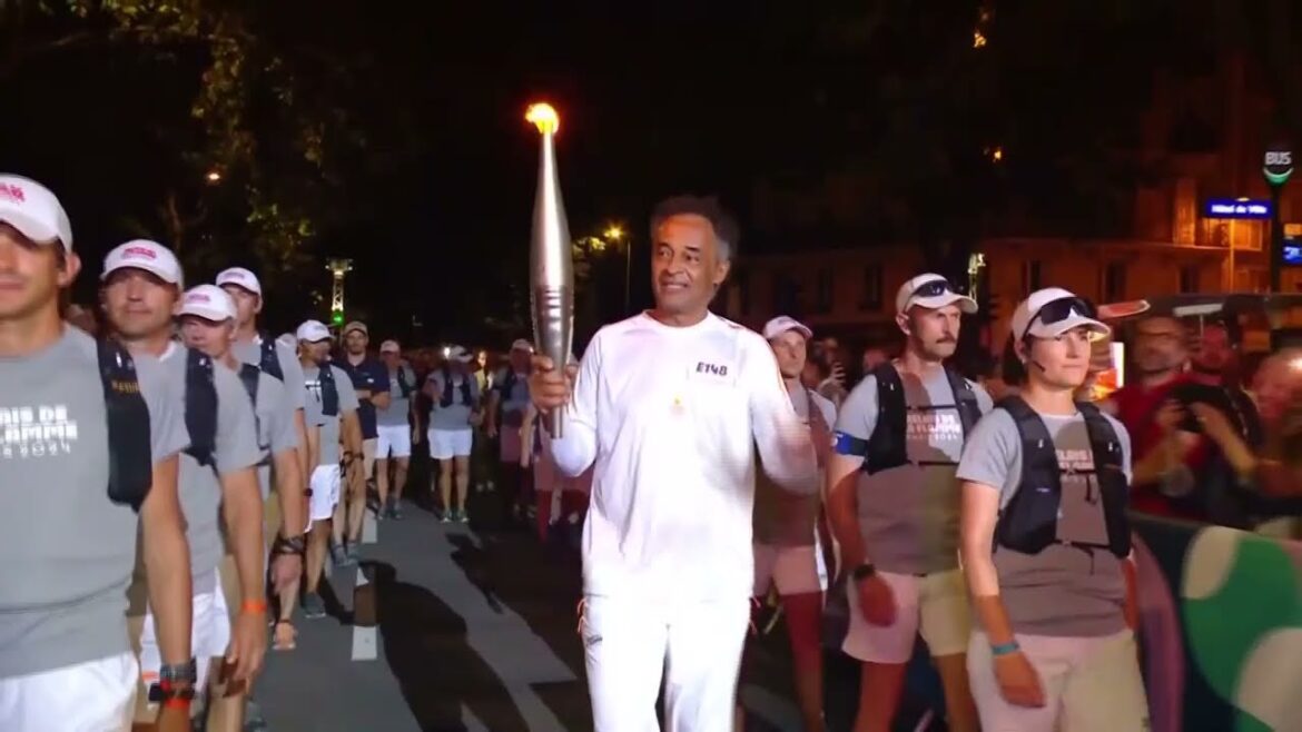 Relais de la Flamme olympique | Étape 57 - Paris, Jour 1 | Jeux Olympiques de Paris 2024