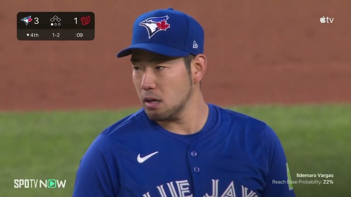 [Les Blue Jays Yusei Kikuchi ont retiré 3 joueurs sur des prises d'affilée en 4e manche ! ]Il a joué avec trois frappeurs avec des balles cassantes et des balles rapides.
