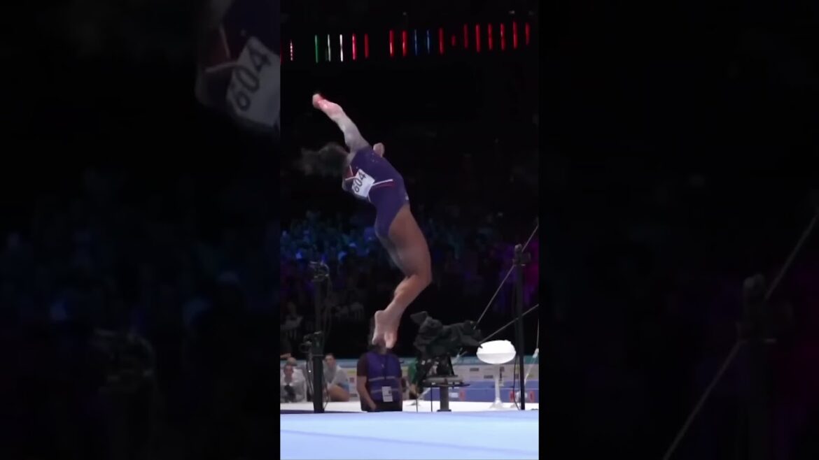Une gymnaste olympique domine des passes de tumbling à couper le souffle après les Jeux olympiques de Tokyo !