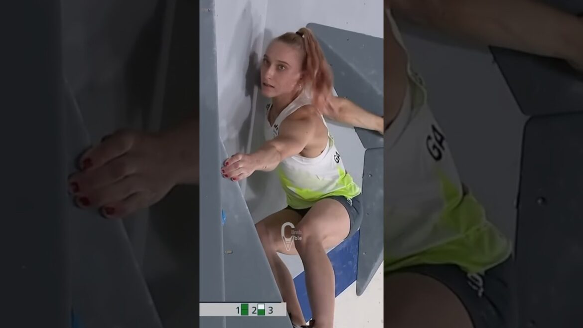 Janja Garnbret 🇸🇮 construit ROUTE 👷‍♀️